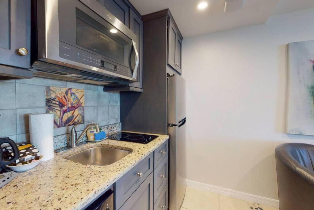 Sea Spray, Studio 114, Beach Steps Away! Pool+Wifi Ruskin Exterior foto