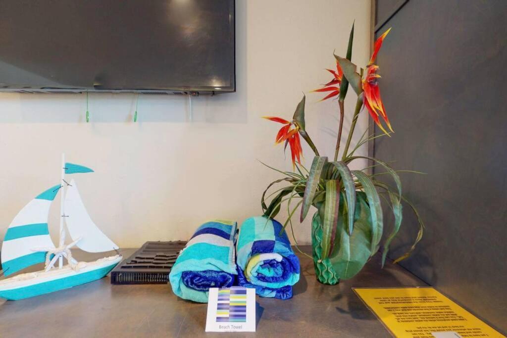 Sea Spray, Studio 114, Beach Steps Away! Pool+Wifi Ruskin Exterior foto